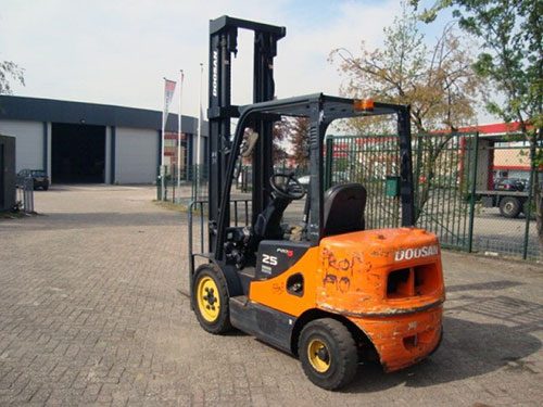 2010 DOOSAN D25S5 Forklift