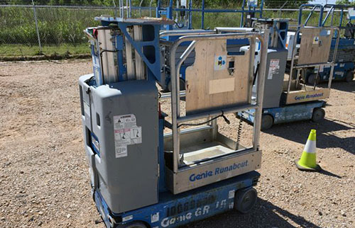 2010 GENIE GR-15 Vertical Lift 15