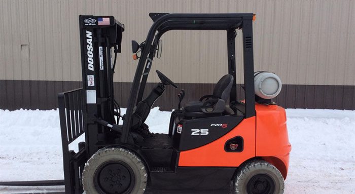 2011 DOOSAN G25P-5 Forklift