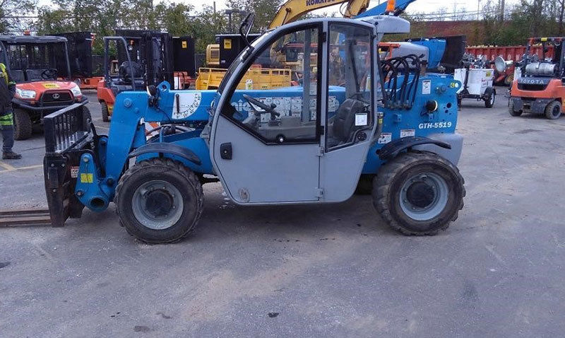 2011 Genie GTH-5519 Forklift