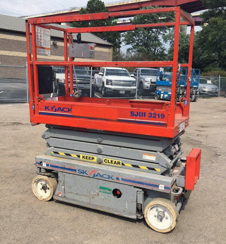 2011 SKYJACK SJIII3219 Scissor Lift