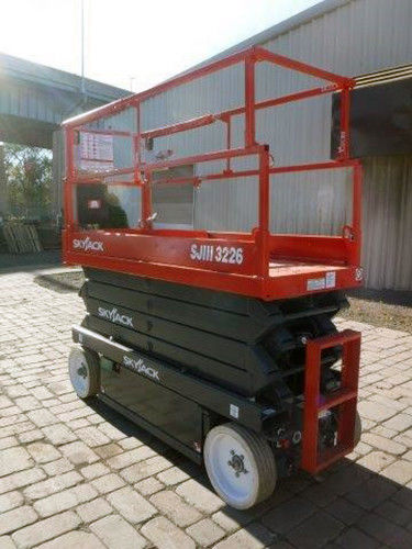 2011 SKYJACK SJIII3226 Scissor Lift