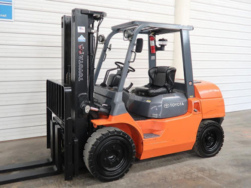 2011 TOYOTA 7FDU35 Forklift