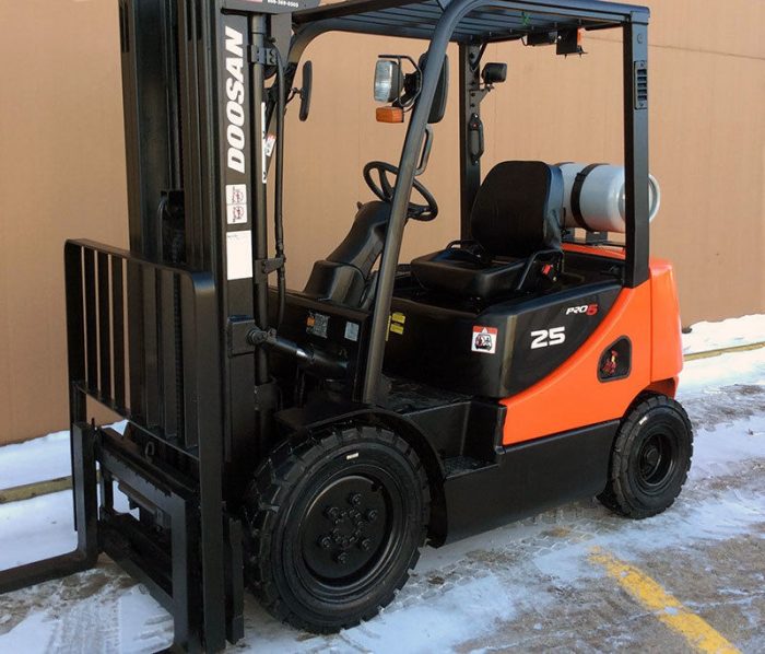 2012 DOOSAN G25E-5 Forklift